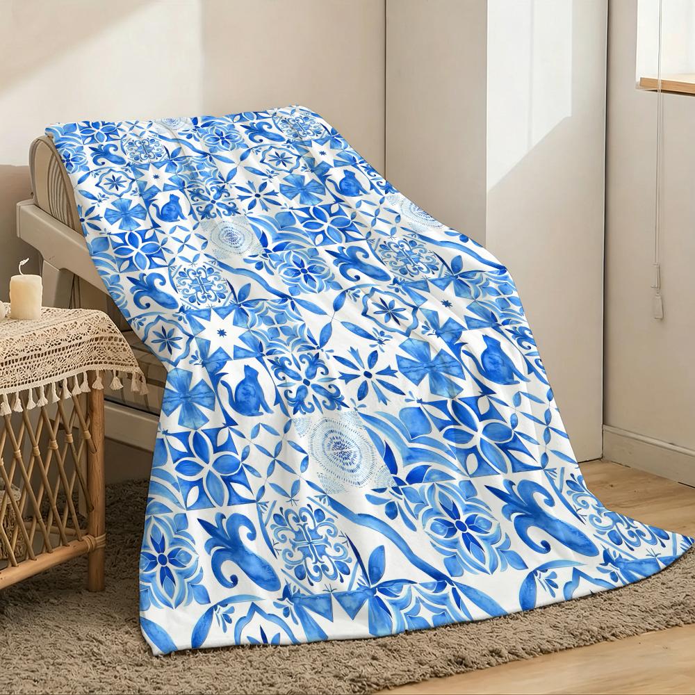 Blue and white porcelain Throw Lightweight 240g Flannel Blanket Soft Skin-friendly for Summer Cooling