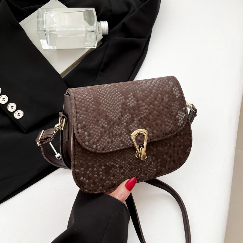 

Textured saddle bag 2025 new fashion foreign shoulder bag crossbody small square bag summer high-end temperament women s bag коричневый