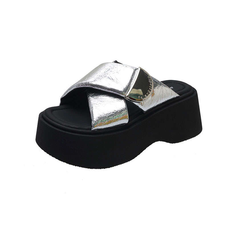 Small muffin thick-bottomed crossed slippers for women's outerwear 2025 summer new heightening one-word holiday beach sandals