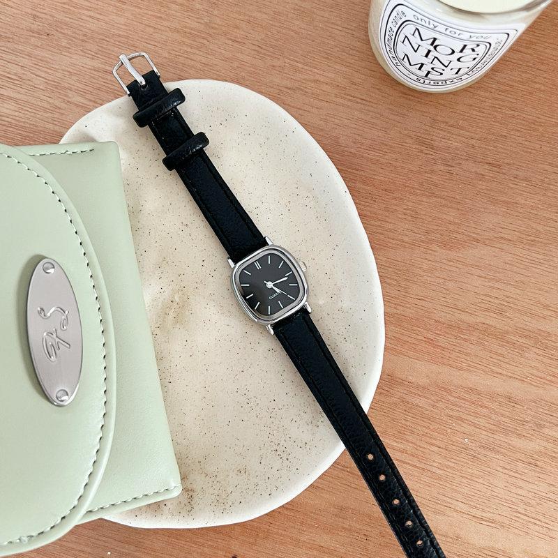 Watch Female Student Retro Square Small Simple Fashion Style College Niche Quartz Watch