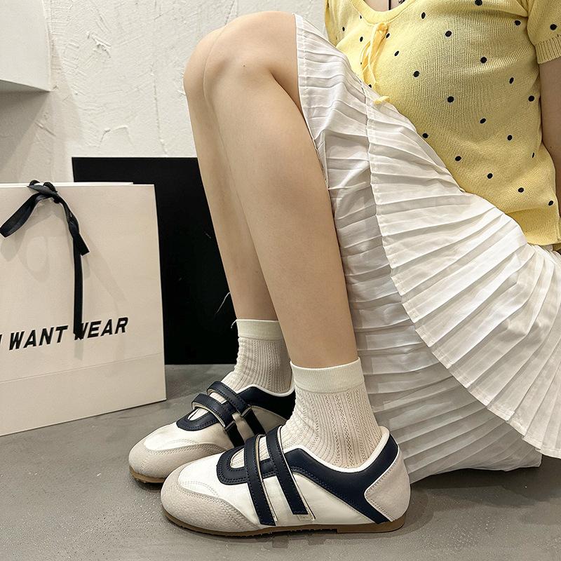 

Retro word with moral training shoes women s 2025 spring and summer new niche design Velcro fashion versatile Mary Jane shoes 40