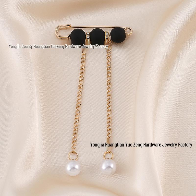 Fashionable Brooch Chain with Waist-Tightening Buckle - Versatile Clothing Accessory