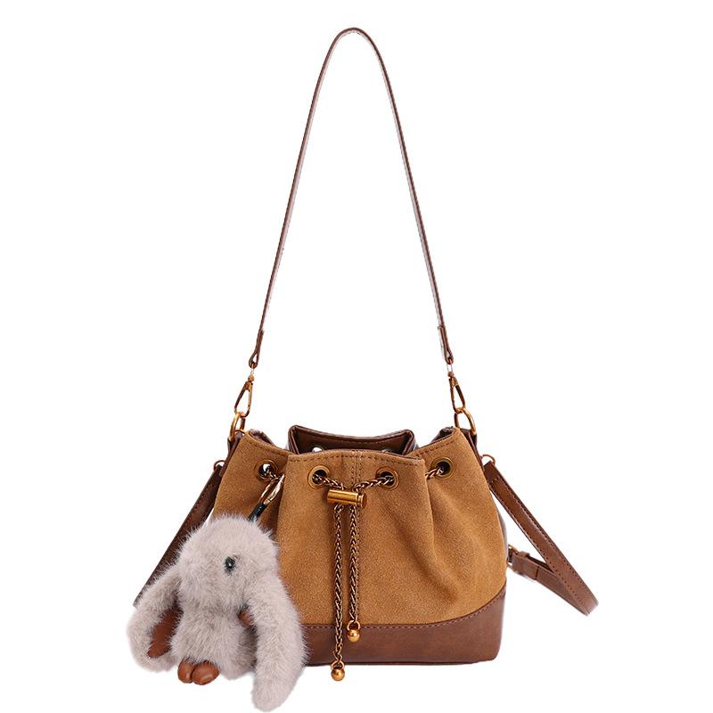 Niche Design Portable Small Bag Women's 2025 Autumn New Contrasting Color Foreign Style Chain Messenger Bag Commuter Bucket Bag