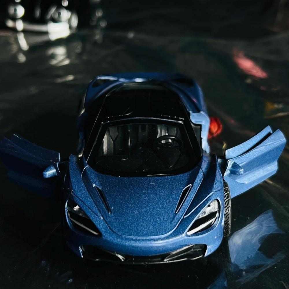 1: 36 Door Alloy Sports Car Model Simulation Return Force CHILDREN'S Toy Car Boy Gift Ornament