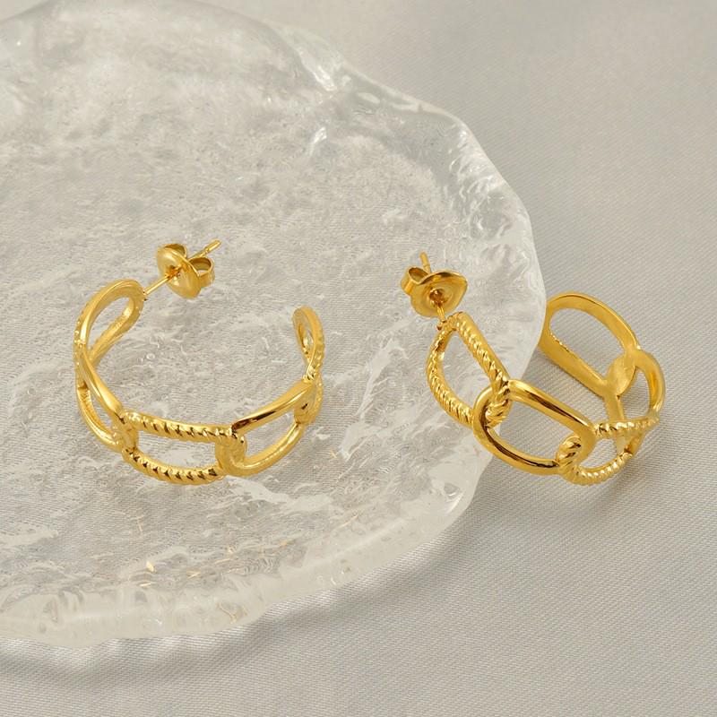 European & American Fashion 18k Gold Titanium Steel Geometric Hollow Stud Earrings for Women - Non-fading Stainless Steel Jewelry.