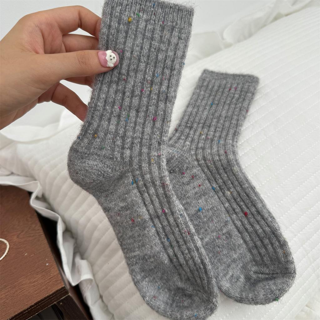 Thickened Cashmere Midcalf Socks for Women's Winter Warmth, Soft and Glutinous Wool Pile Socks