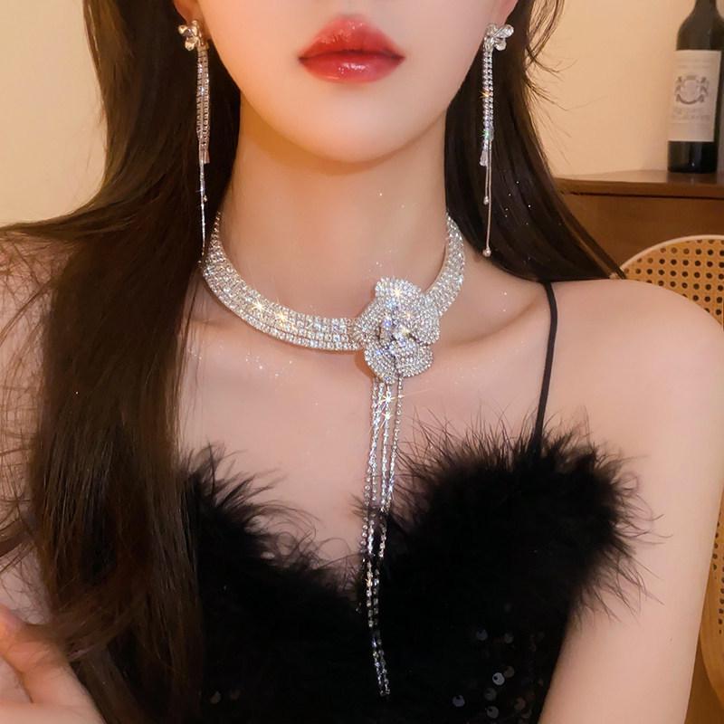 Elegant Rhinestone Multi-layer Floral Tassel Clavicle Necklace