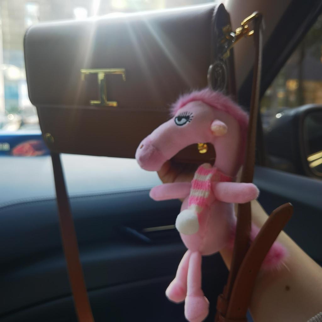 Cartoon Pferde Schlüsselanhänger Exquisite Fantasy-Stil Handwerkskunst Pony Plüschpuppe mit Schal Rosa Simulationspferd Spielzeug Weihnachtsgeschenk