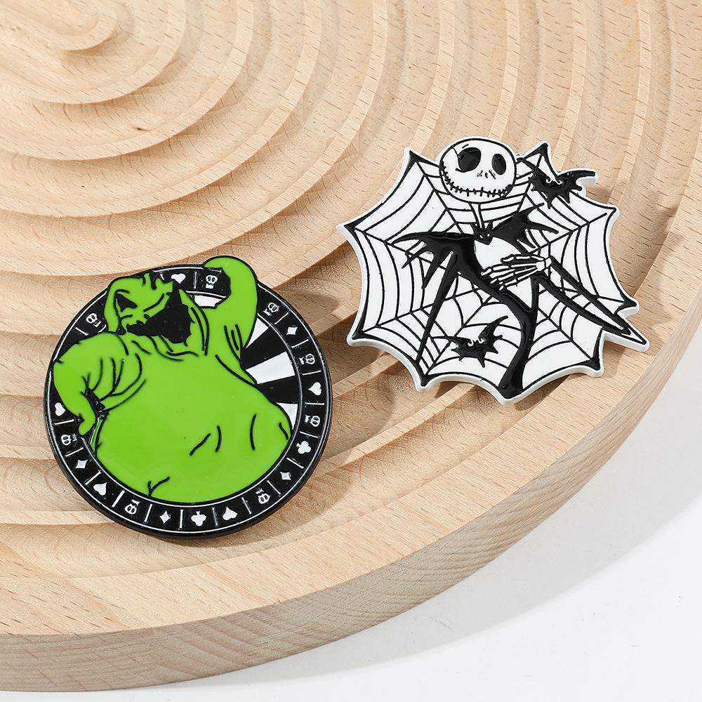 Cartoon creativity, Christmas Eve Horror series brooch, Halloween Skull Jack Boogie enamel pin ornament