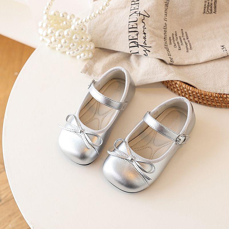 

Girls Leather Shoes Non-slip Soft Sole Kids Dance Performance Shoes Black Matte 2025 New Children Flat Shoes with Simple Bows 16 срібний