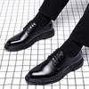 Mens Leather Shoes Spring Summer Business Formal Oxford Breathable Pointed Toe Groom Wedding Shoes
