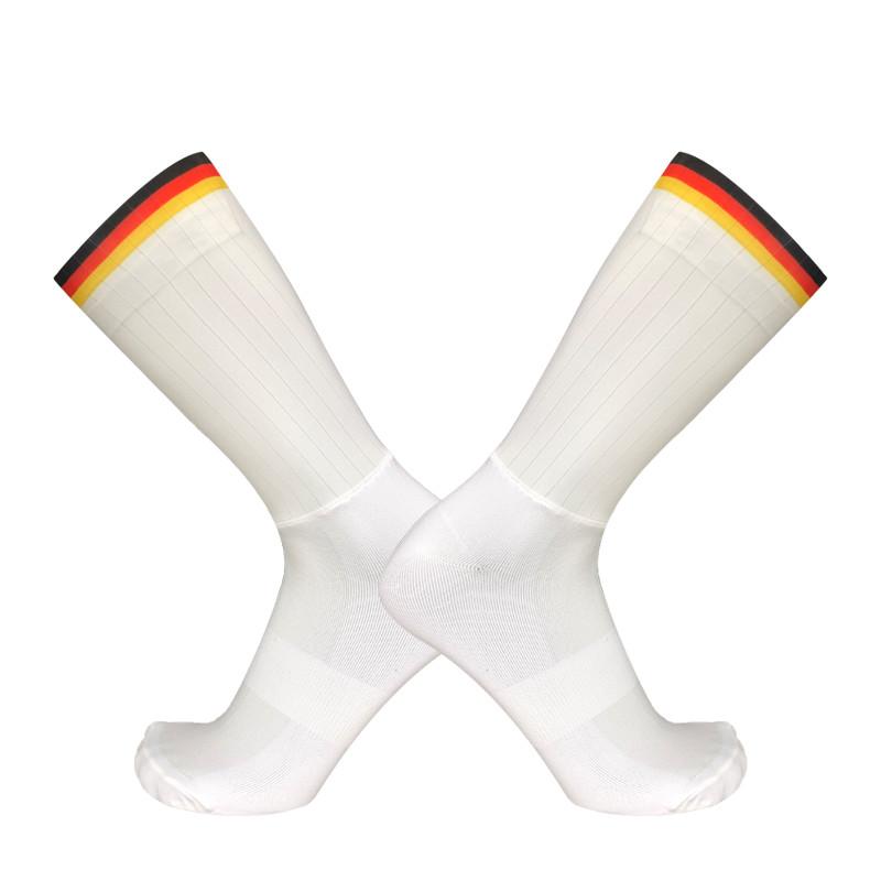 New Summer Breathable Cycling Socks Men Anti Slip Seamless Aero Bike Wearproof Road Calcetines Ciclismo
