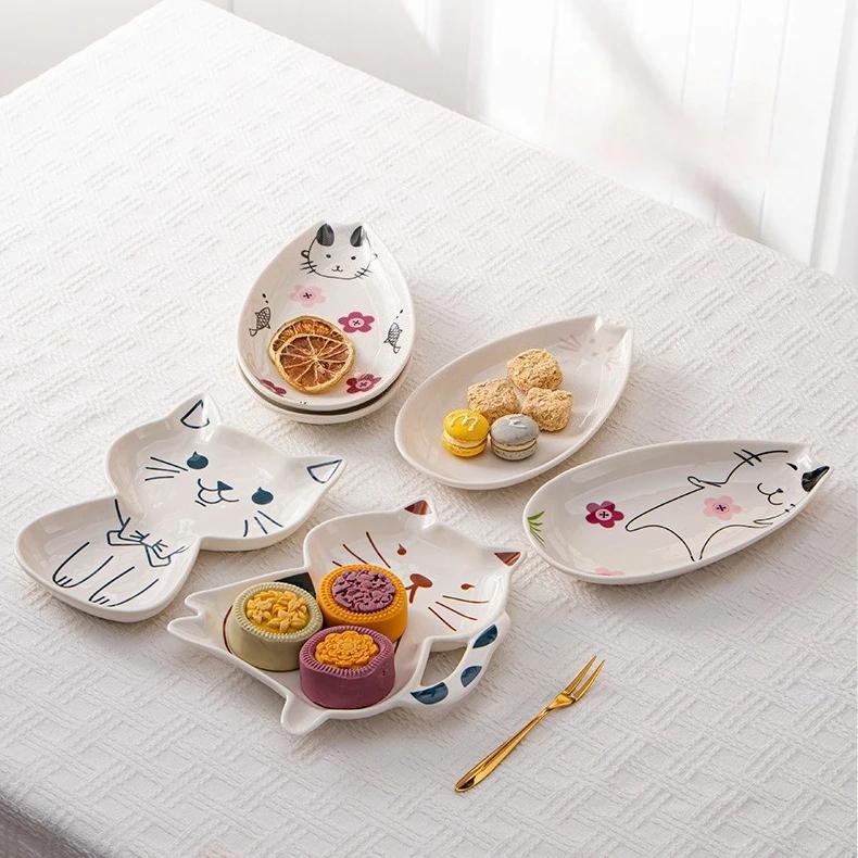 Creative Ceramic Cartoon Cat Plate Japanese Painted Cat Snack Plate Nuts Snack Fruit Salad Dish Tableware Home Kitchen Supplies