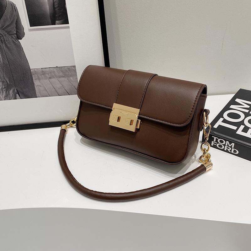 

Korean version of fashionable solid color small bag women s 2024 spring new niche simple small square bag texture chain shoulder bag