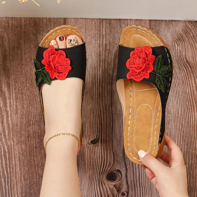 Fashion Embroder Med Heels Slippers Women Summer 2025 Fashion Floral Platform Slippers Woman Comfort Flat Heel Non-Slip Beach Flip Flops