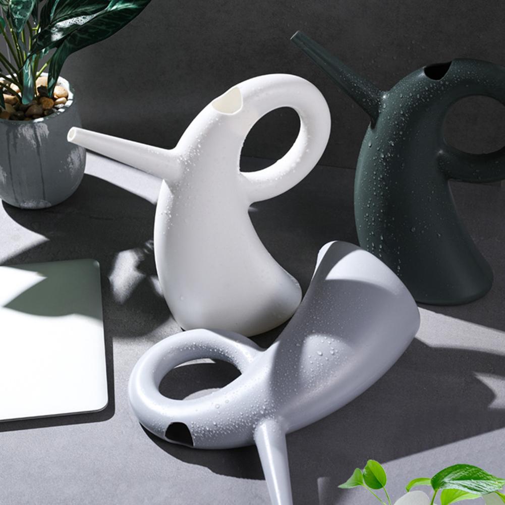 Einfache Multifunktions-Gießkannen Gartengeräte Gießbrause Hausgießkanne Längerer Ausguss Gebogener Griff