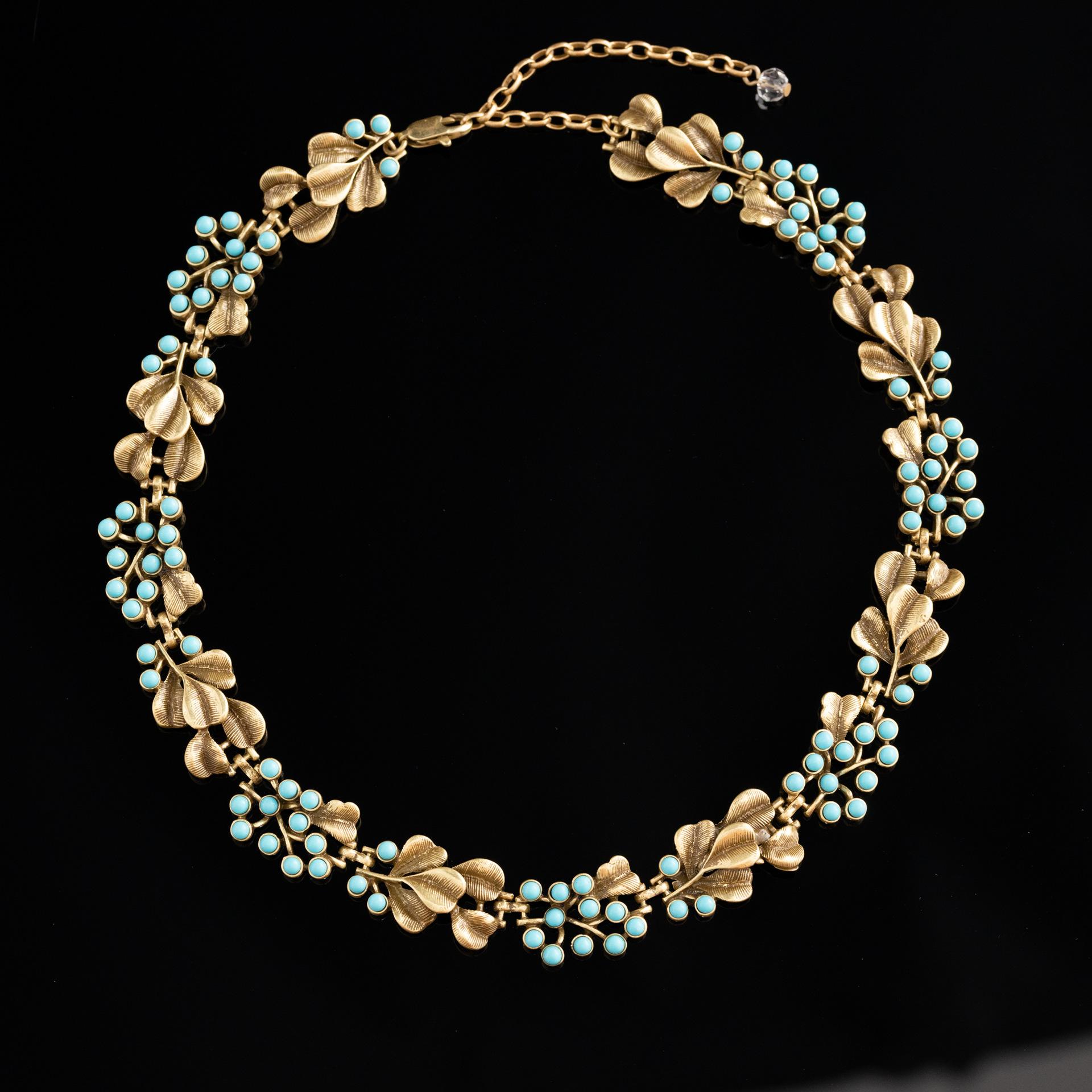 Французское ретро средневековое жемчужное ожерелье с листьями, Высокий темперамент, Изысканный придворный стиль, Легкая роскошь, Цепочка на ключицу, Цепочка на шею.