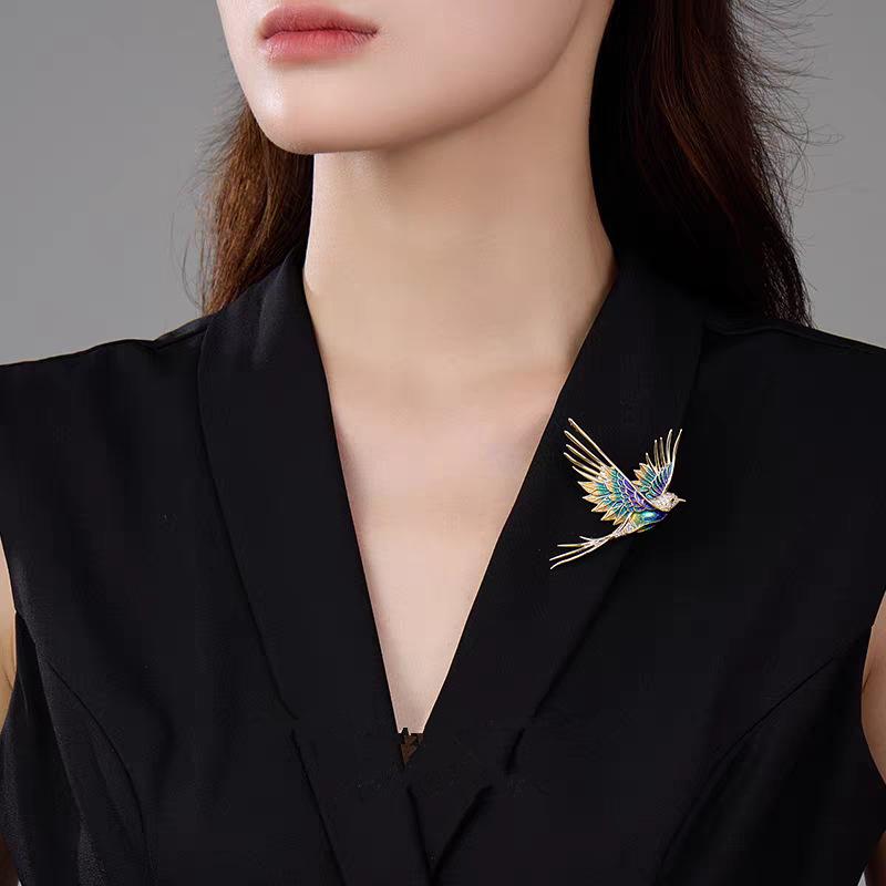 Enamel Flying Bird Light Luxury High-end Elegant and Exquisite Anti-exposure Brooch