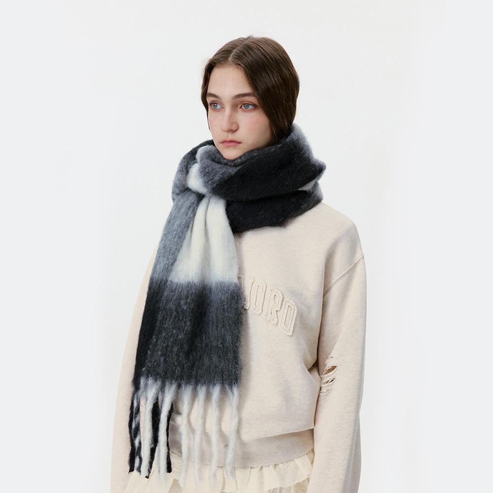New large plaid scarf women's autumn and winter Korean version warm atmosphere thickened scarf scarf scarf