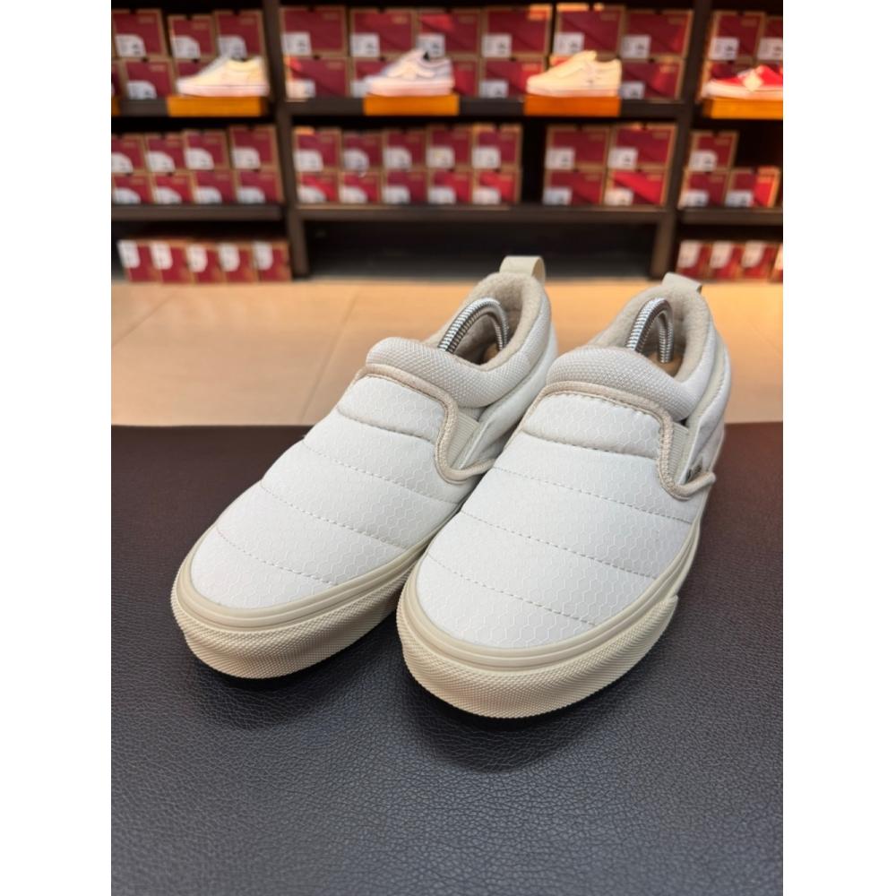 

Vans Unisex Slip On Mid Vn0009qubys white/220