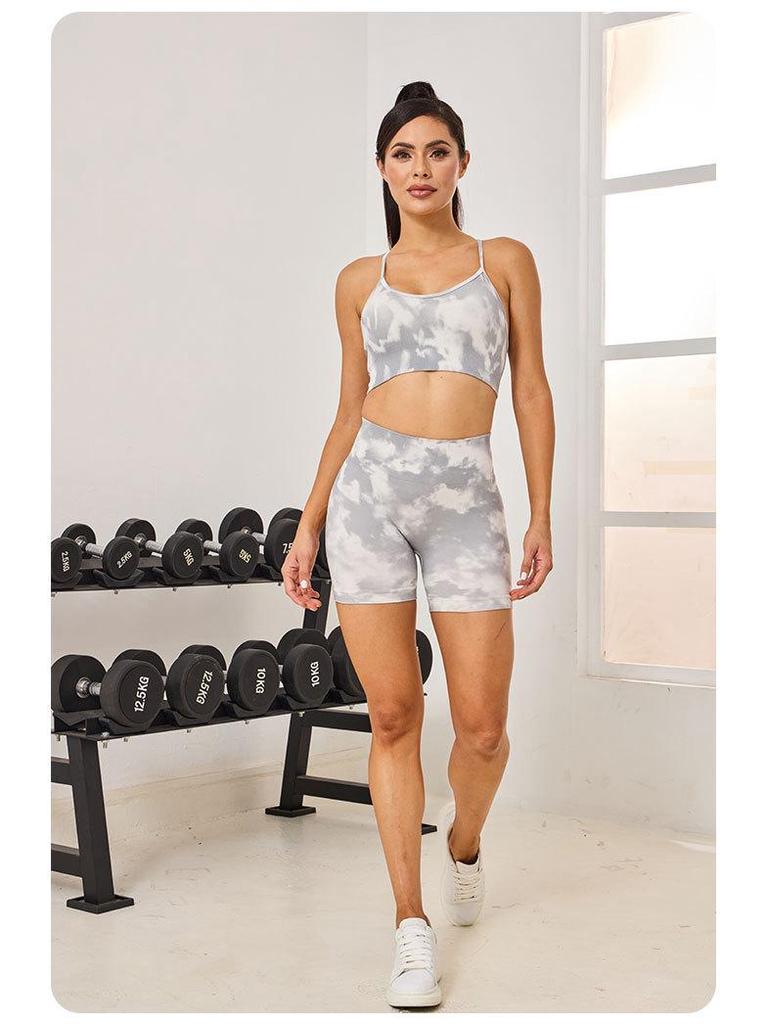 DARCSPORT Women's Seamless Wolf Print Fitness Set (Bra, Shorts, Pants)