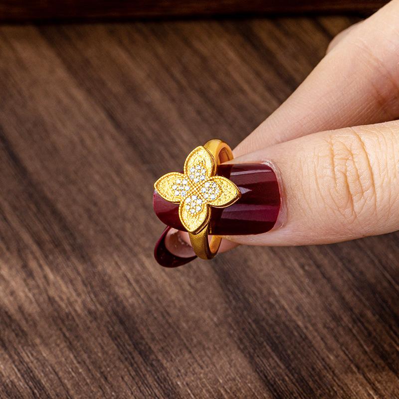 High-end Four-leaf Flower Necklace Women's Flower Bracelet Earrings Ring Set Bracelet