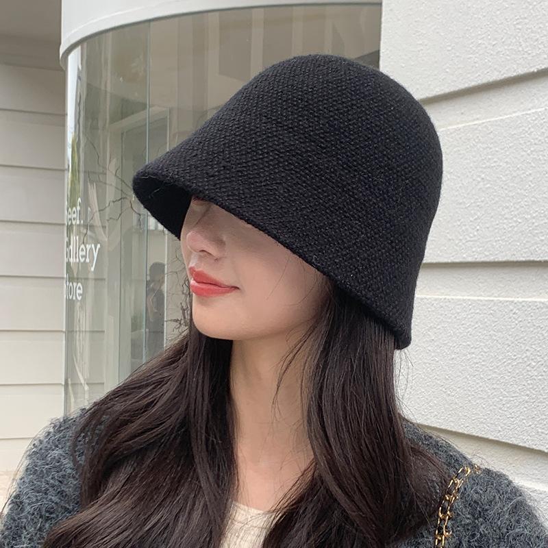 

New women s autumn and winter Japanese-style wide-brimmed versatile knitted beanie, makes the face look smaller, warm and cold-proof woolen bucket 56-60CM（Adjustable）