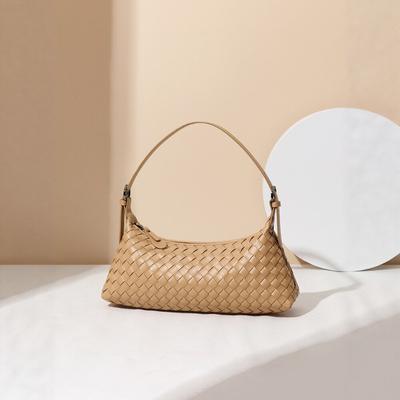 New Hand-woven Women's Bags, Messenger Bags, Fashion Crescent Bags, Versatile Shoulder Bags, Woven Women's Bags
