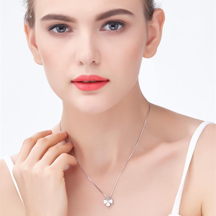 Women's Necklace Niche Design S925 Sterling Silver Four-Leaf Clover Pendant Clavicle Chain Pendant
