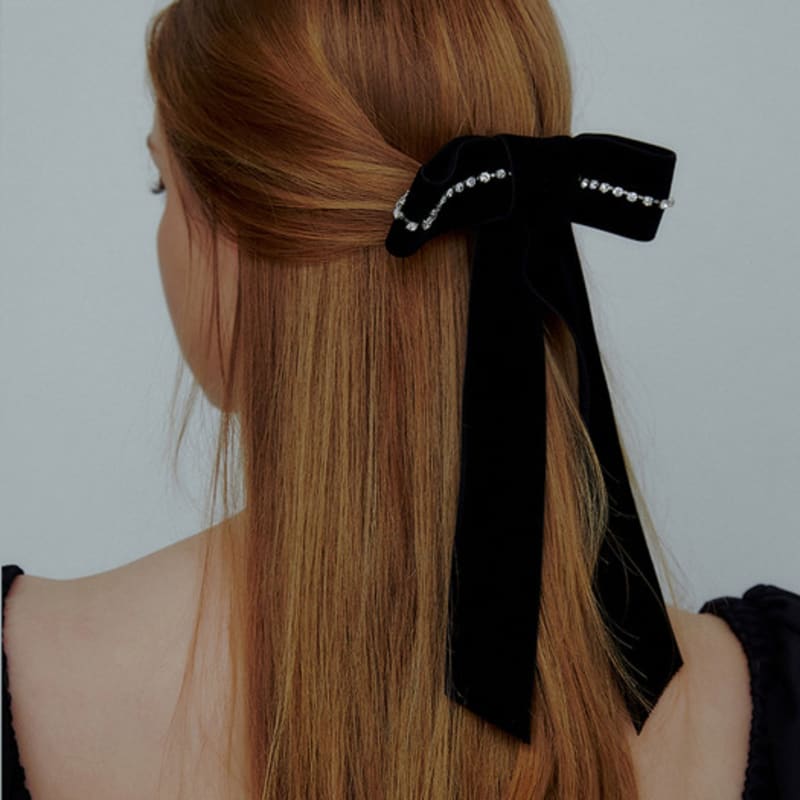 

L`HEUR DIAMOND VELVET RIBBON PIN BLACK