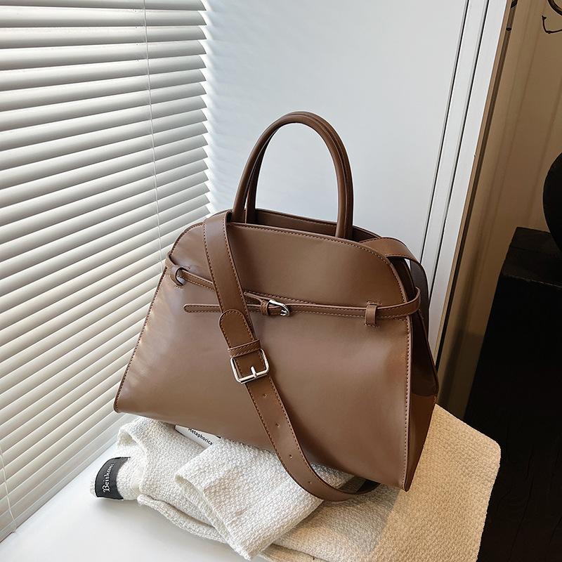 

Simple high-end atmospheric portable tote bag women s 2025 autumn and winter new fashionable large-capacity commuting shoulder messenger bag коричневый