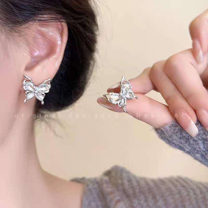 Sparkling Diamond Butterfly Stud Earrings Exquisite and Unique Versatile Earrings Earrings Accessories