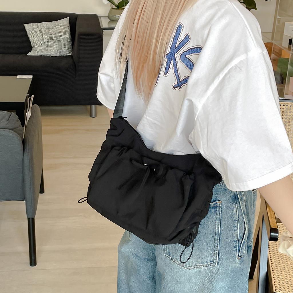 Nylon Cloth Lightweight Puff Bag Sports and Leisure Messenger Bag Women's Large-capacity Lazy Commuter Shoulder Bag