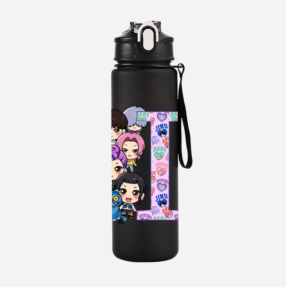 Borraccia da 750 ml 26 Lettere Inglesi K-Pop Demon Hunters Stampato Tazza da Bere di Grande Capacità Portatile per Sport all'Aperto Tazza da Acqua Regalo per Bambini