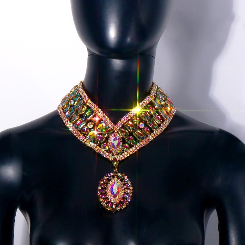 Strass-Halsketten-Set, Europäische und Amerikanische Persönlichkeit Übertriebene Dinner-Halskette Luxuriöses Schmuckset