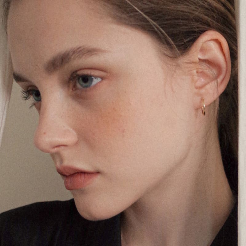 BAEK WOL Thin Classic Hoops 14k Gold