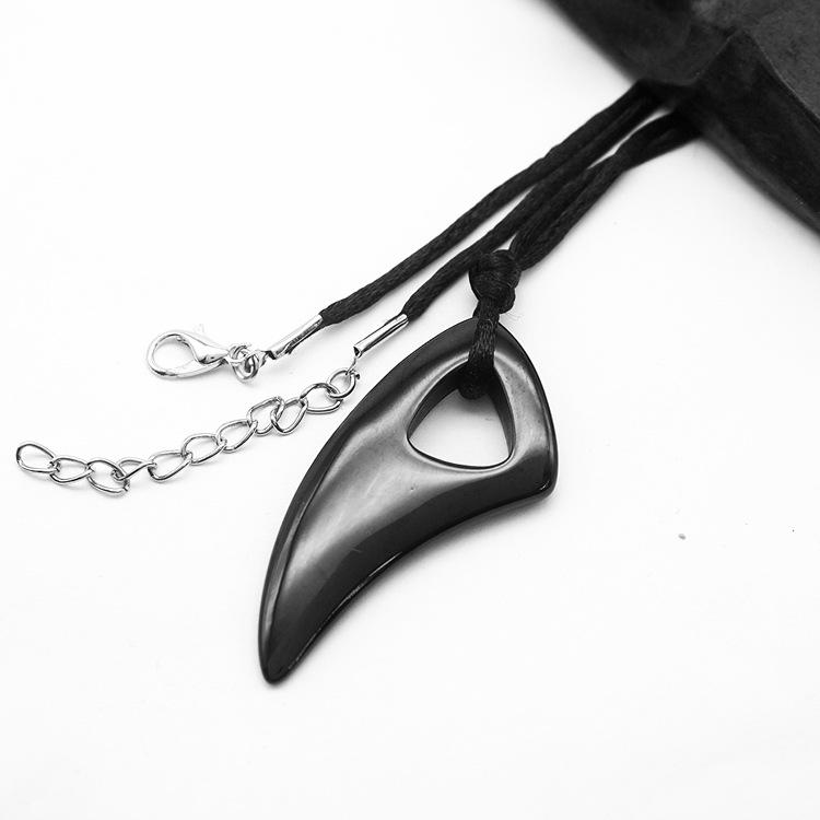 

Европейско-американское глянцевое ожерелье с подвеской в виде волчьего зуба: Универсальная титановая сталь для пар и студентов