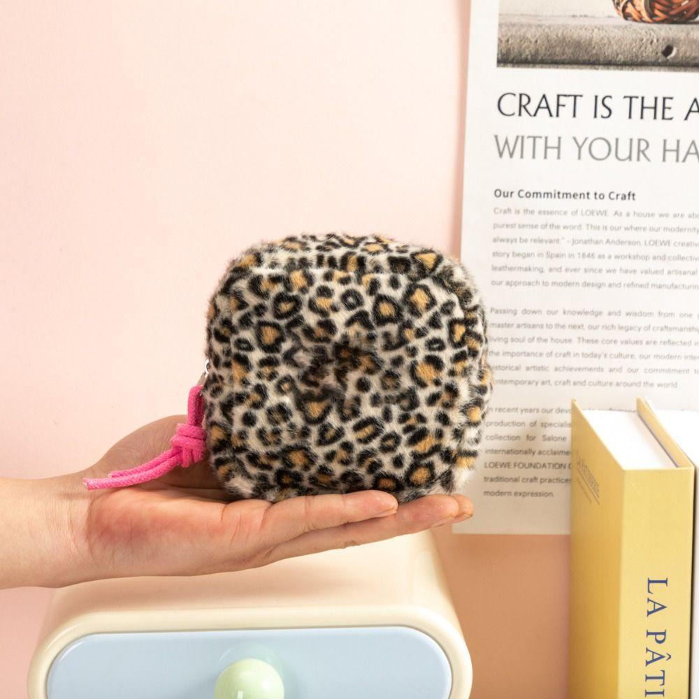 Portable Cosmetic Bag Leopard Print Square Sanitary Pad Bag Zipper Design Small Makeup Bag Girls