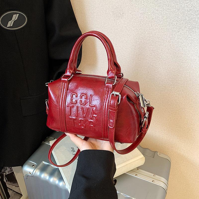 Simple Casual Handbag Bag Women's New Versatile Shoulder Messenger Bag Fashionable Commuter Pillow Bag
