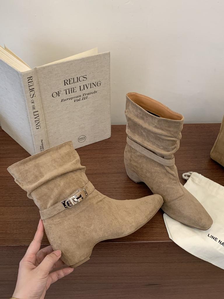 Inner height increase and thin short boots autumn and winter new simple design retro pleated stacking boots short boots