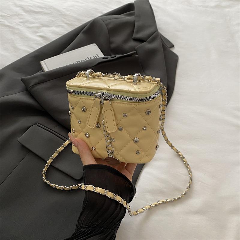 

Весна новая коробка маленькая квадратная сумка простая сумка через плечо модная сумка с бриллиантовой цепочкой женская жёлтый