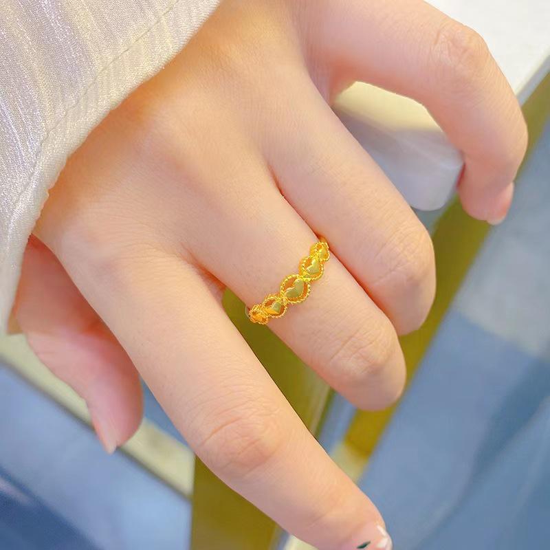 Gold-Plated Heart-Linked Women's Fashion Ring - European and American Style, Xiaohongshu-Inspired.