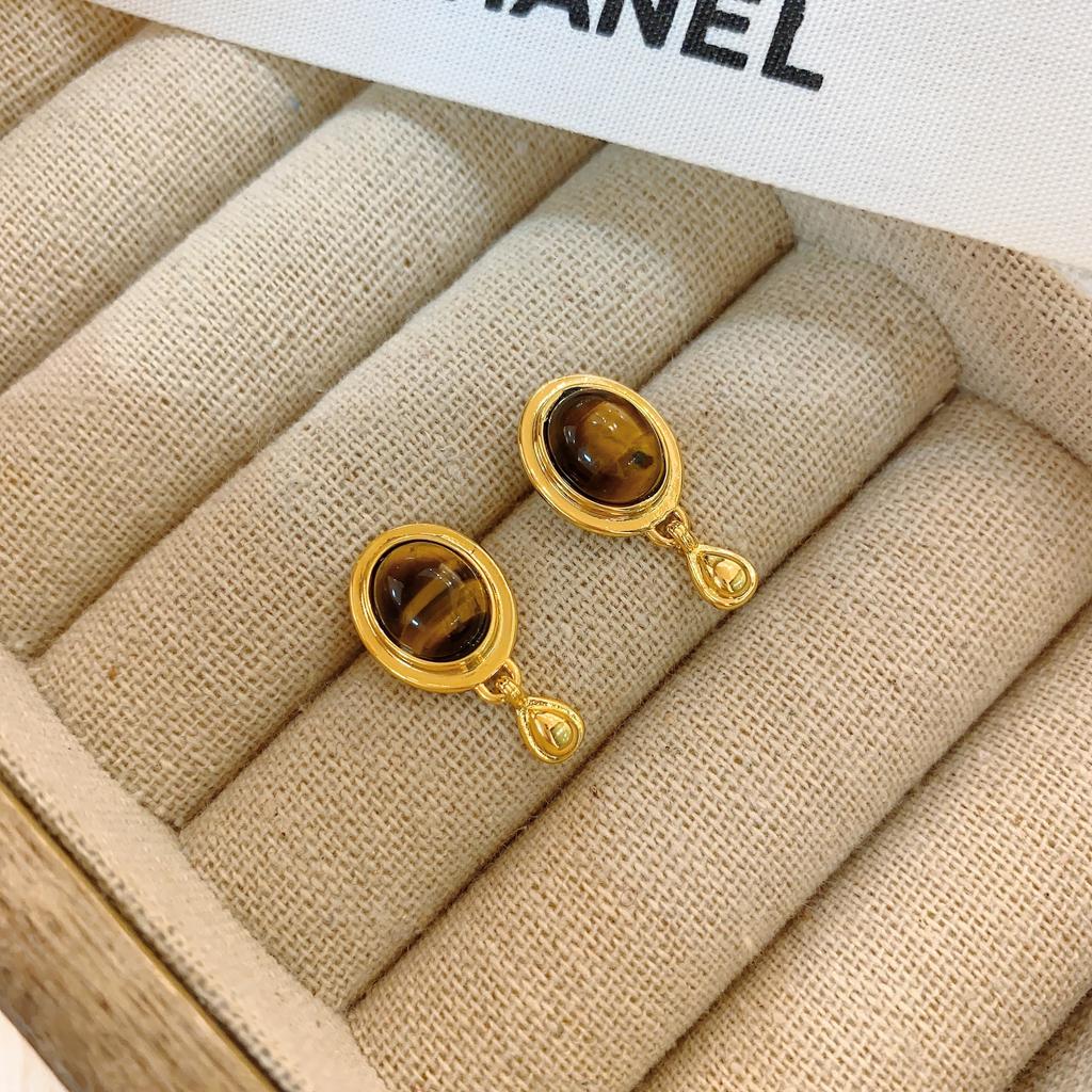 French Retro Natural Stone Oval Water Drop Earrings Women'S Stud Earrings Design Four-Season Earrings