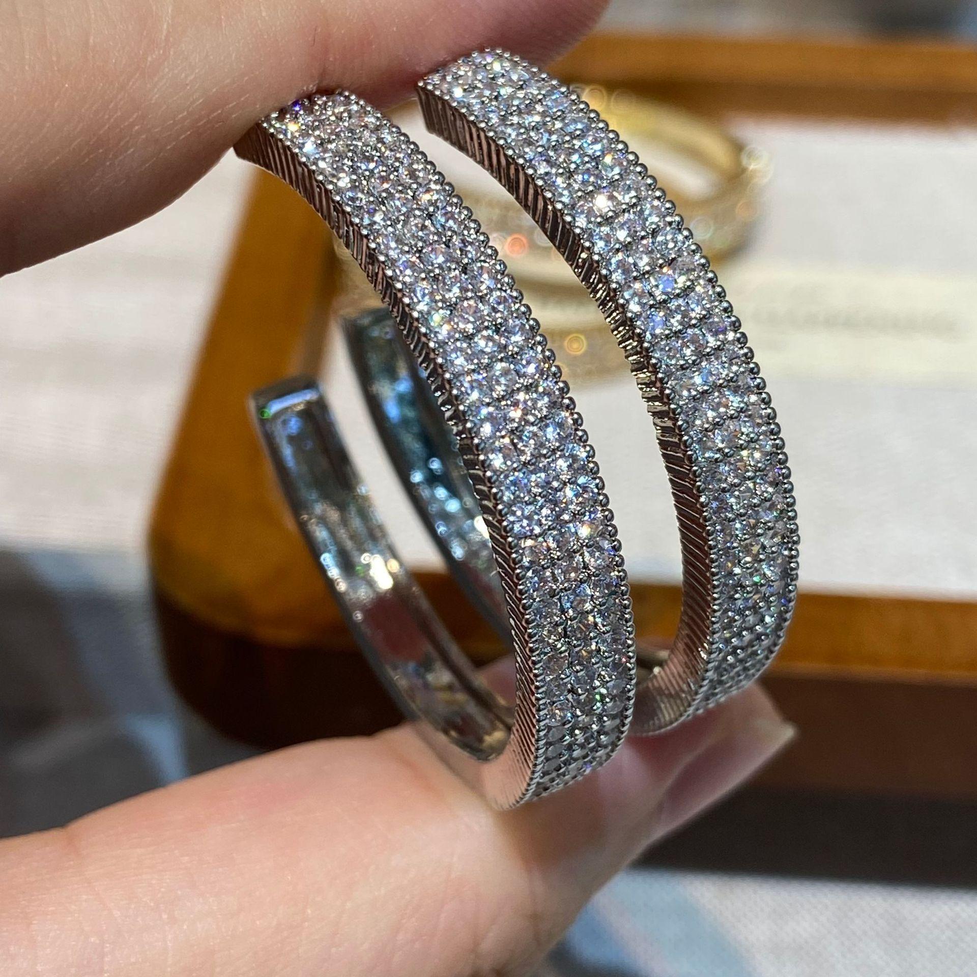 Exaggerated Atmosphere Geometric Circle Earrings A Pin Slightly Inlaid Zircon Full Diamond Elegant Temperament Earrings Women