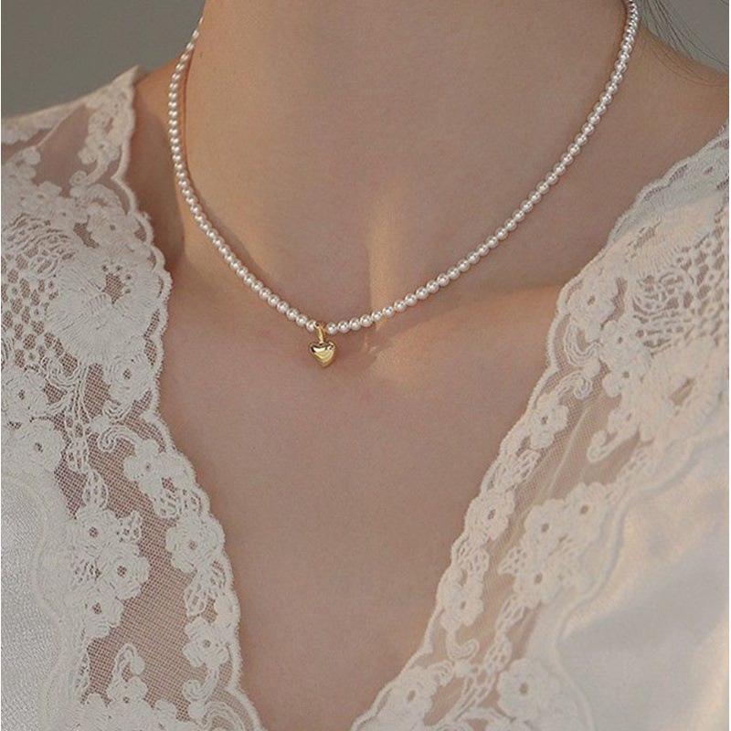 Natural Freshwater Pearl Bracelet with Heart Charm - Elegant, Versatile, 2024 Trend Jewelry for Women