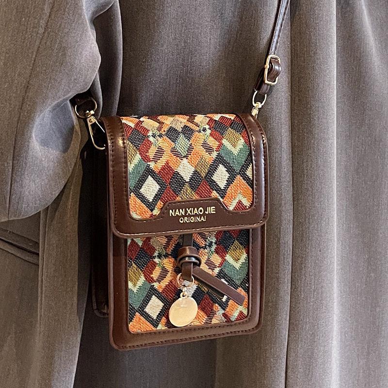 2025 Women's High-End Retro Crossbody Handbag - Small Square French Shoulder Bag