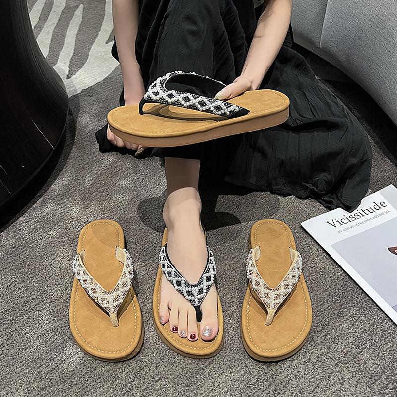 Fashion Hot Selling Women's Flat Sandals Summer New Style Large Size Fashion Able Casual Versatile Thick Soled Beach Havaiana Style 2025