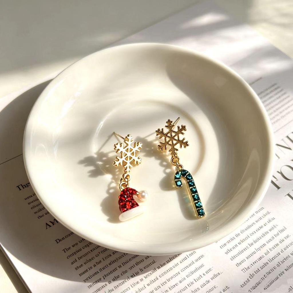 European Snowflake Christmas Earrings - Trendy Festive Ornament Hooks