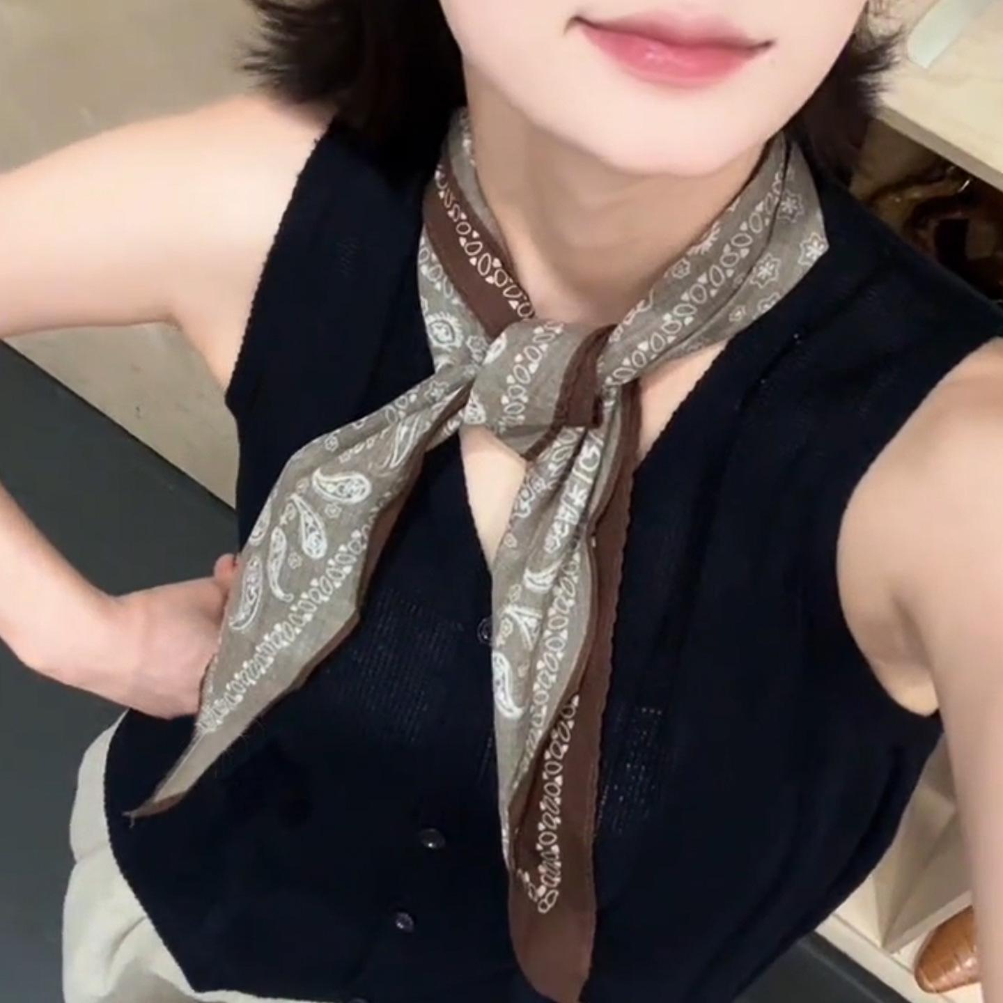 

Timeless Brown Paisley Silk Scarf - 2025 Fashionable Versatile Neck Accessory for Women