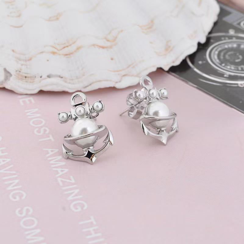 Empress Dowager Saturn Pearl Necklace, Bracelet, and Earrings Set: Light Luxury Punk Clavicle Chain for Women